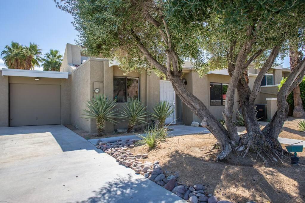 Charming Palm Desert Oasis - An Ideal Getaway Home Buitenkant foto